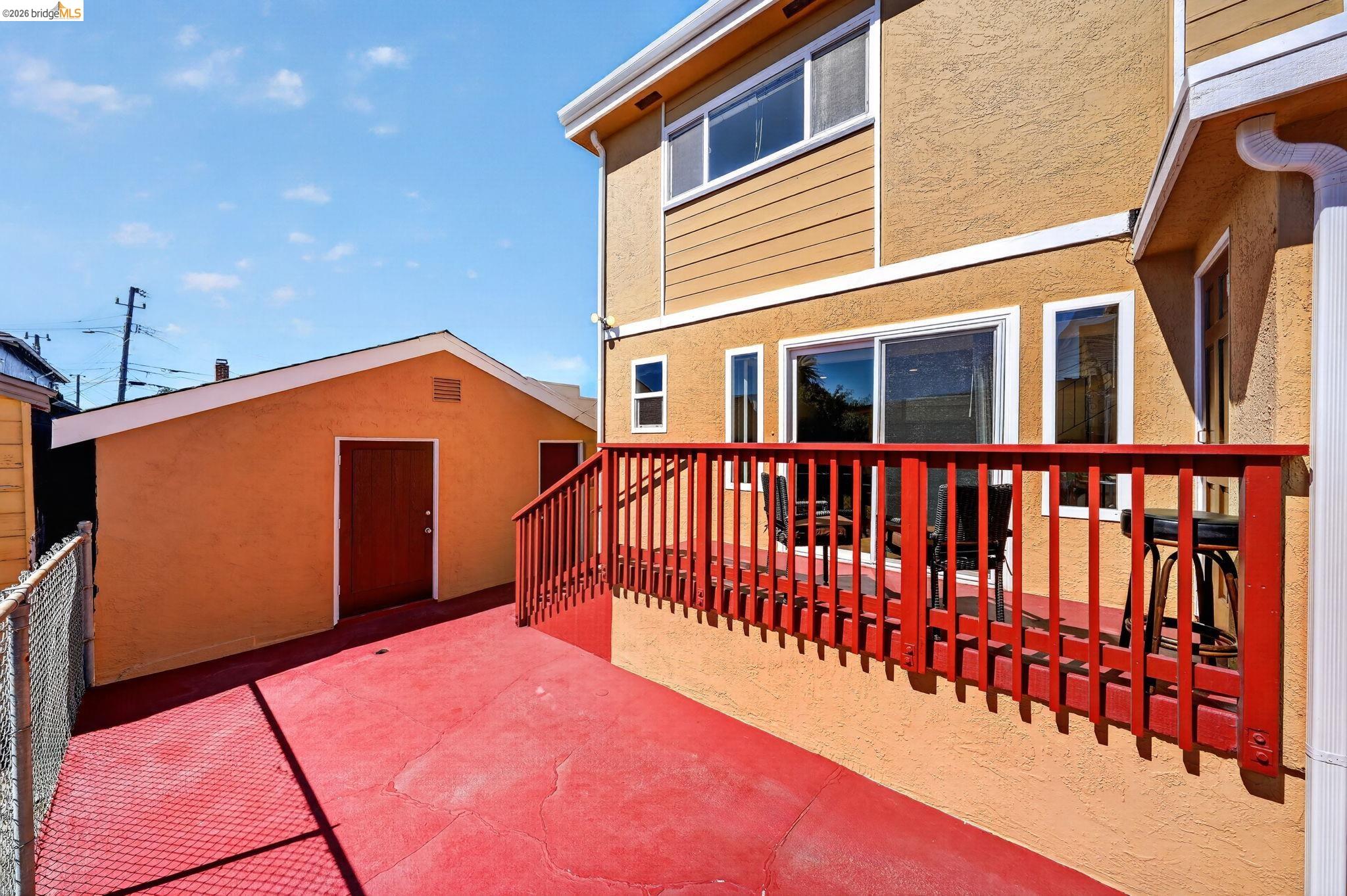 2327 Maywood Ave