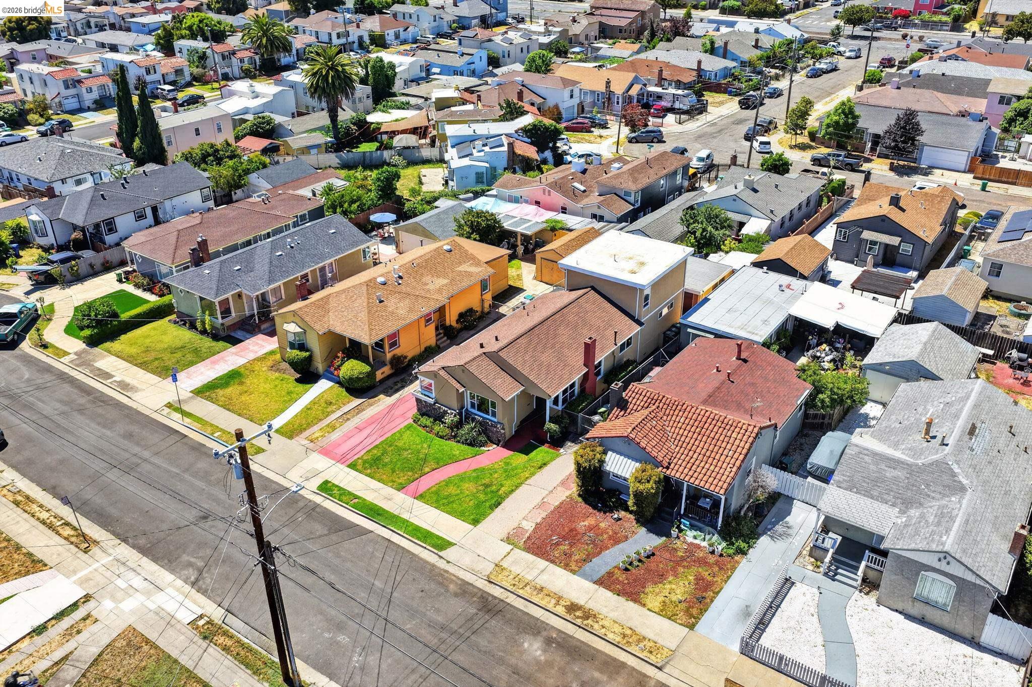 2327 Maywood Ave