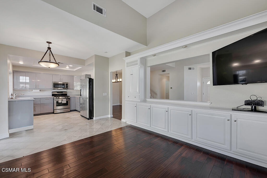 180 Windrose Drive