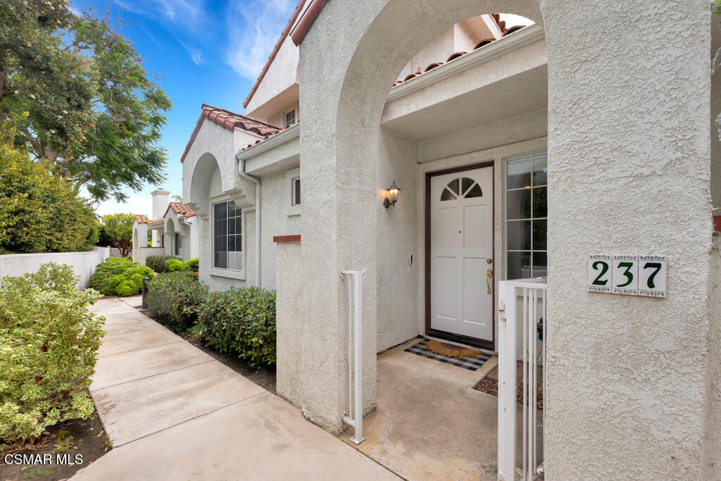 237 Camino Toluca