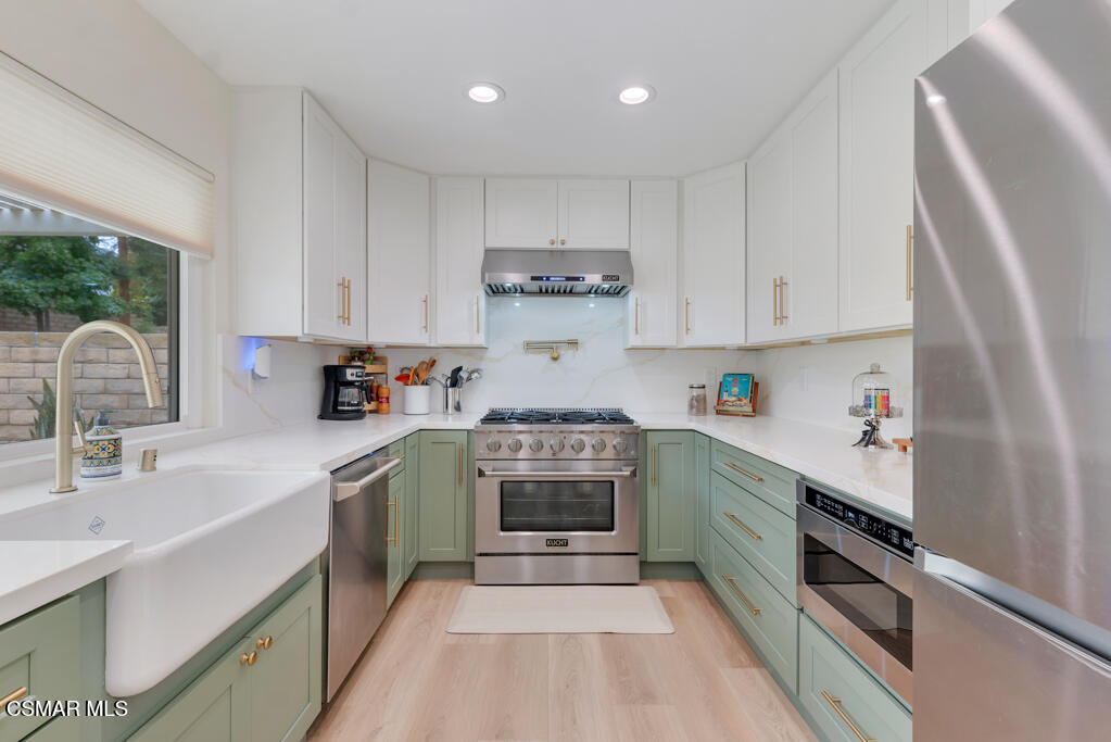 3810 Calle Clara Vista