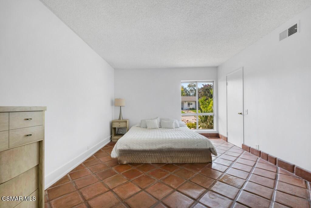 1558 Norwich Avenue, Thousand Oaks