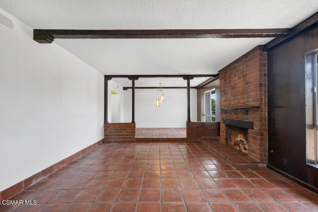 1558 Norwich Avenue, Thousand Oaks