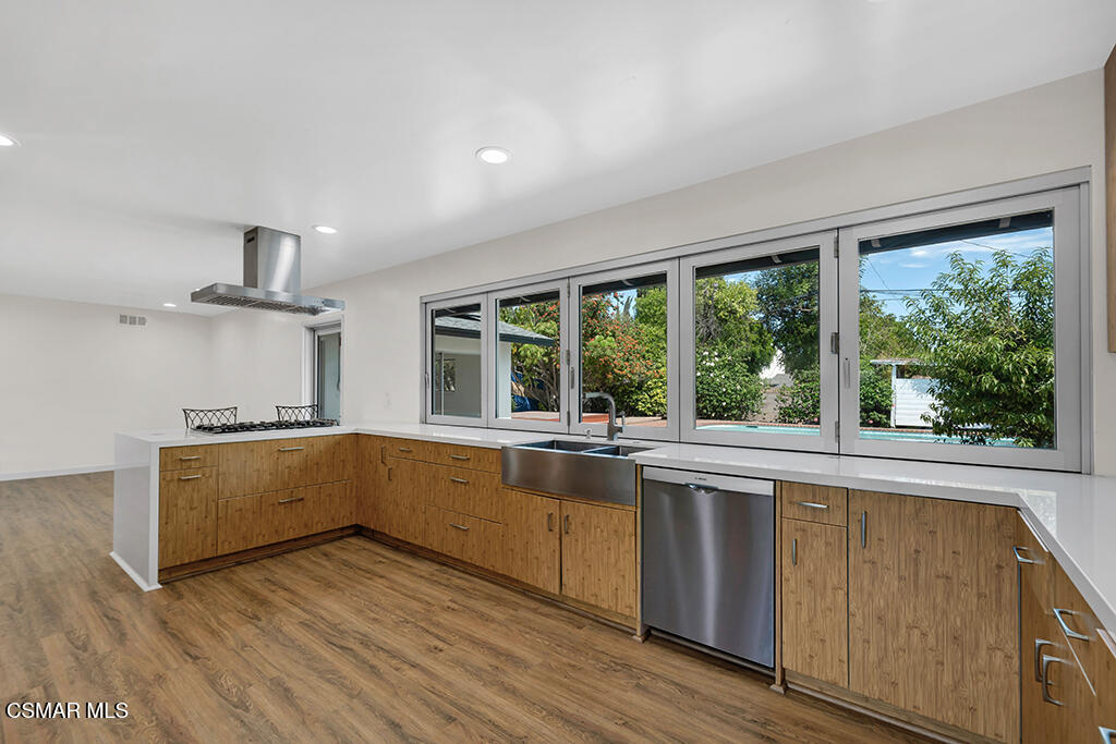 1558 Norwich Avenue, Thousand Oaks