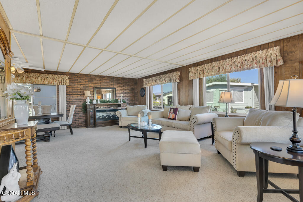 92 Poinsettia Gardens Drive