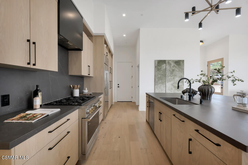 679 Adirondack Avenue