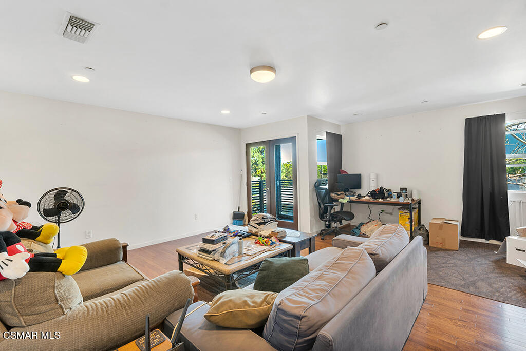 625 N Niagara Street