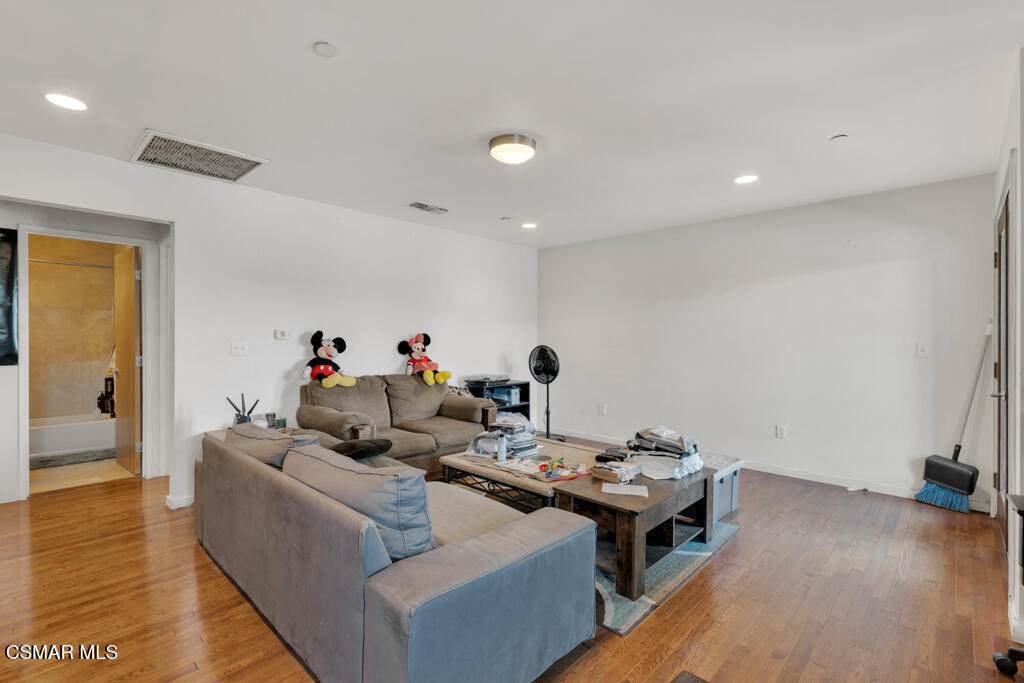 625 N Niagara Street