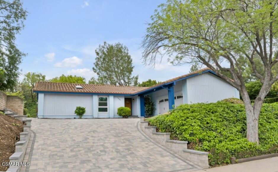 1443 Briarglen Avenue