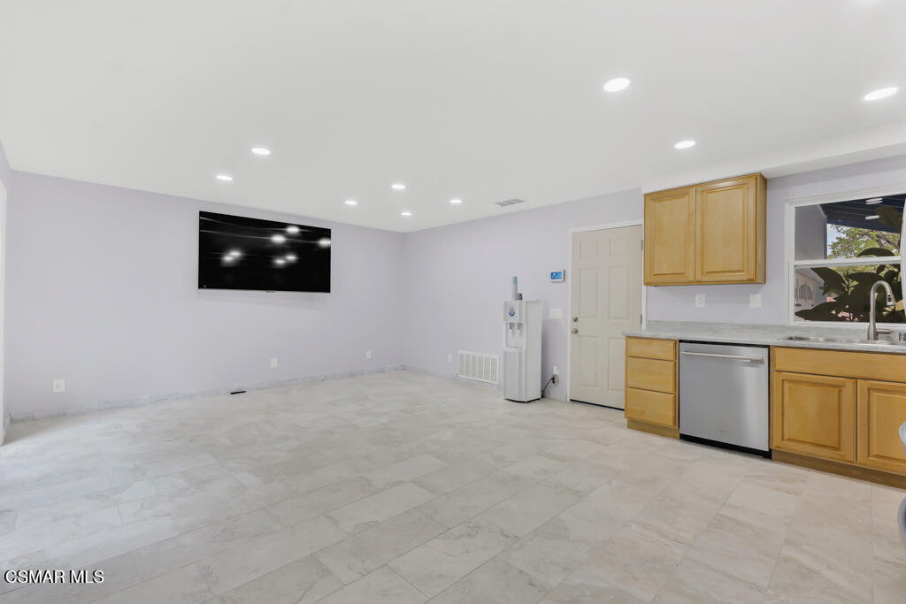 1443 Briarglen Avenue