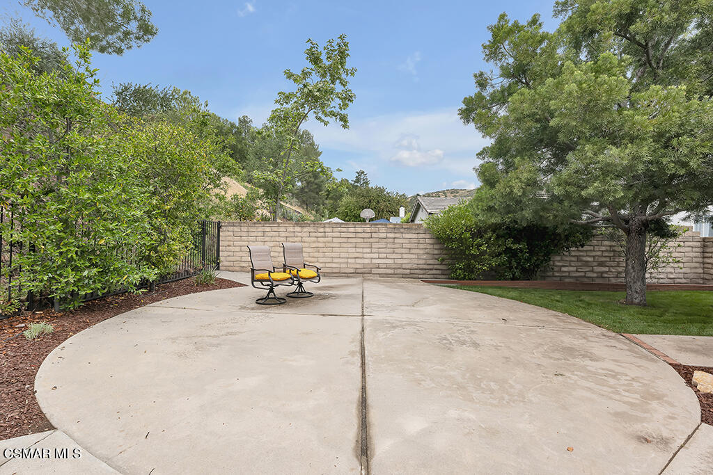 1443 Briarglen Avenue