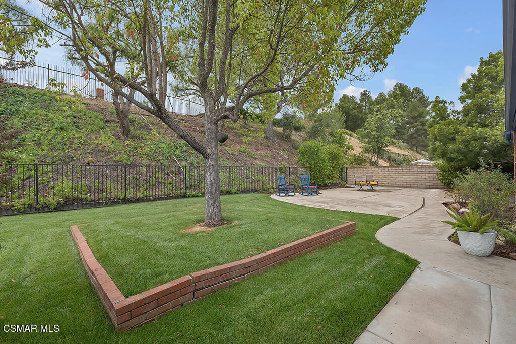 1443 Briarglen Avenue