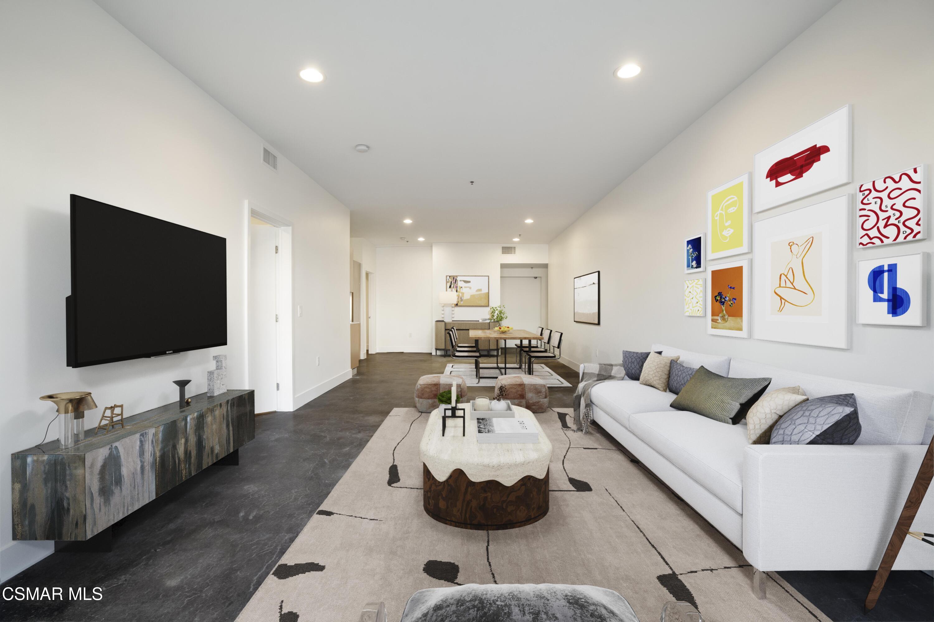 5016 Bakman Avenue, 104