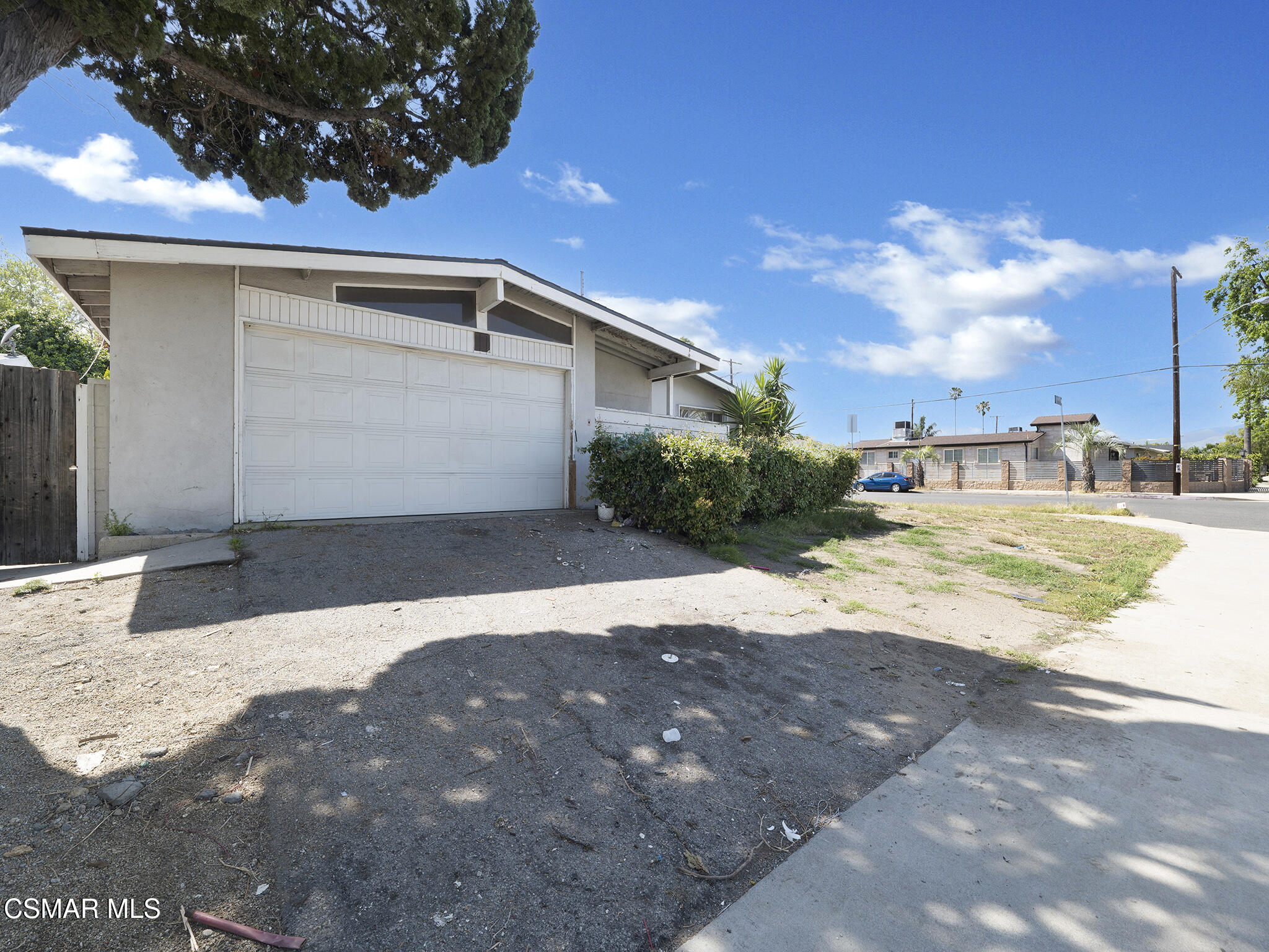 13500 Strathern Street