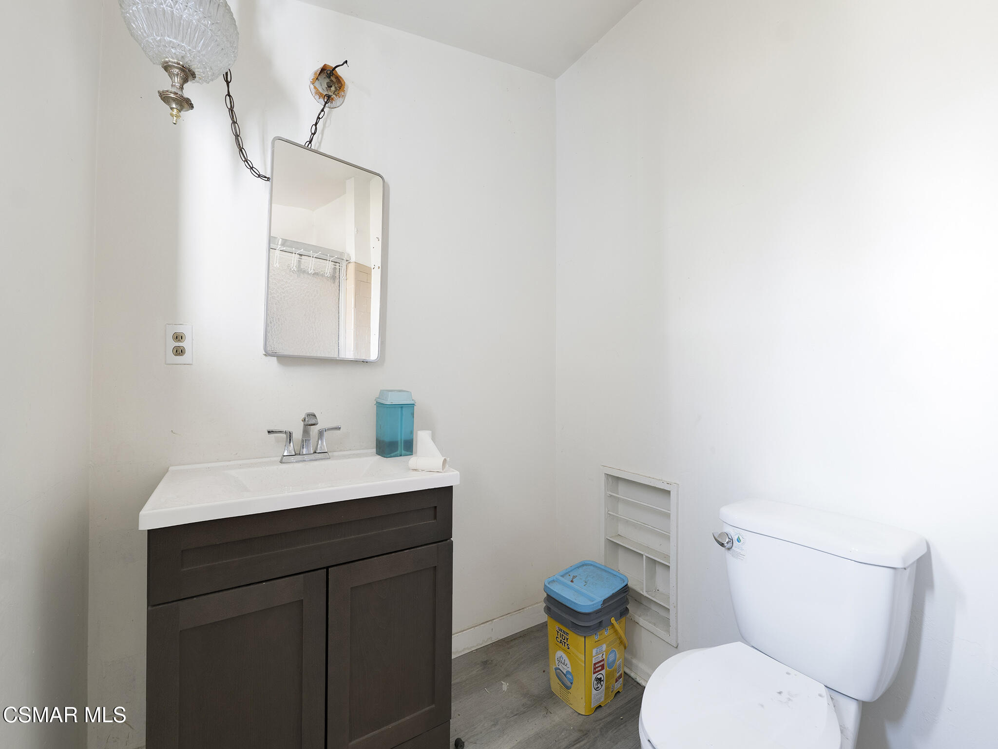 13500 Strathern Street