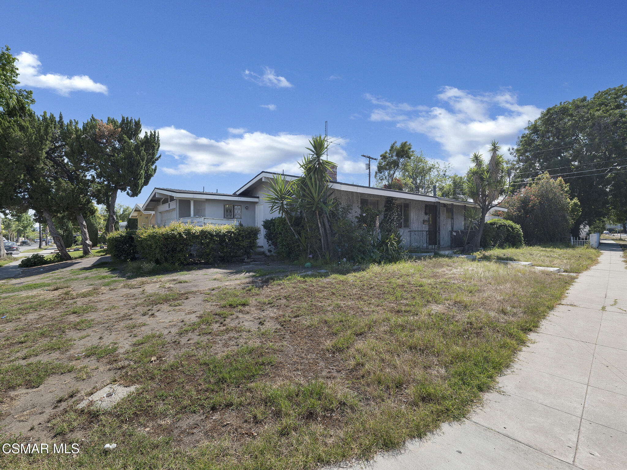 13500 Strathern Street