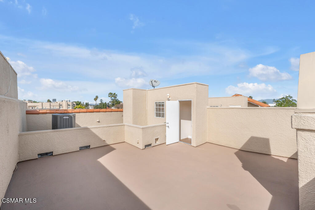 14234 Dickens Street, 3