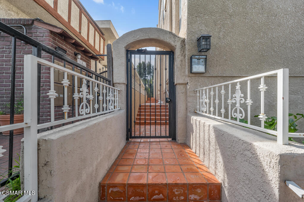 14234 Dickens Street, 3