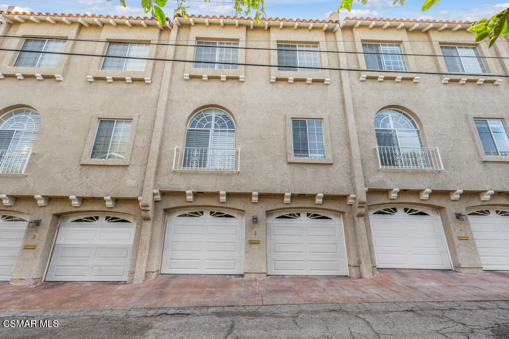 14234 Dickens Street, 3
