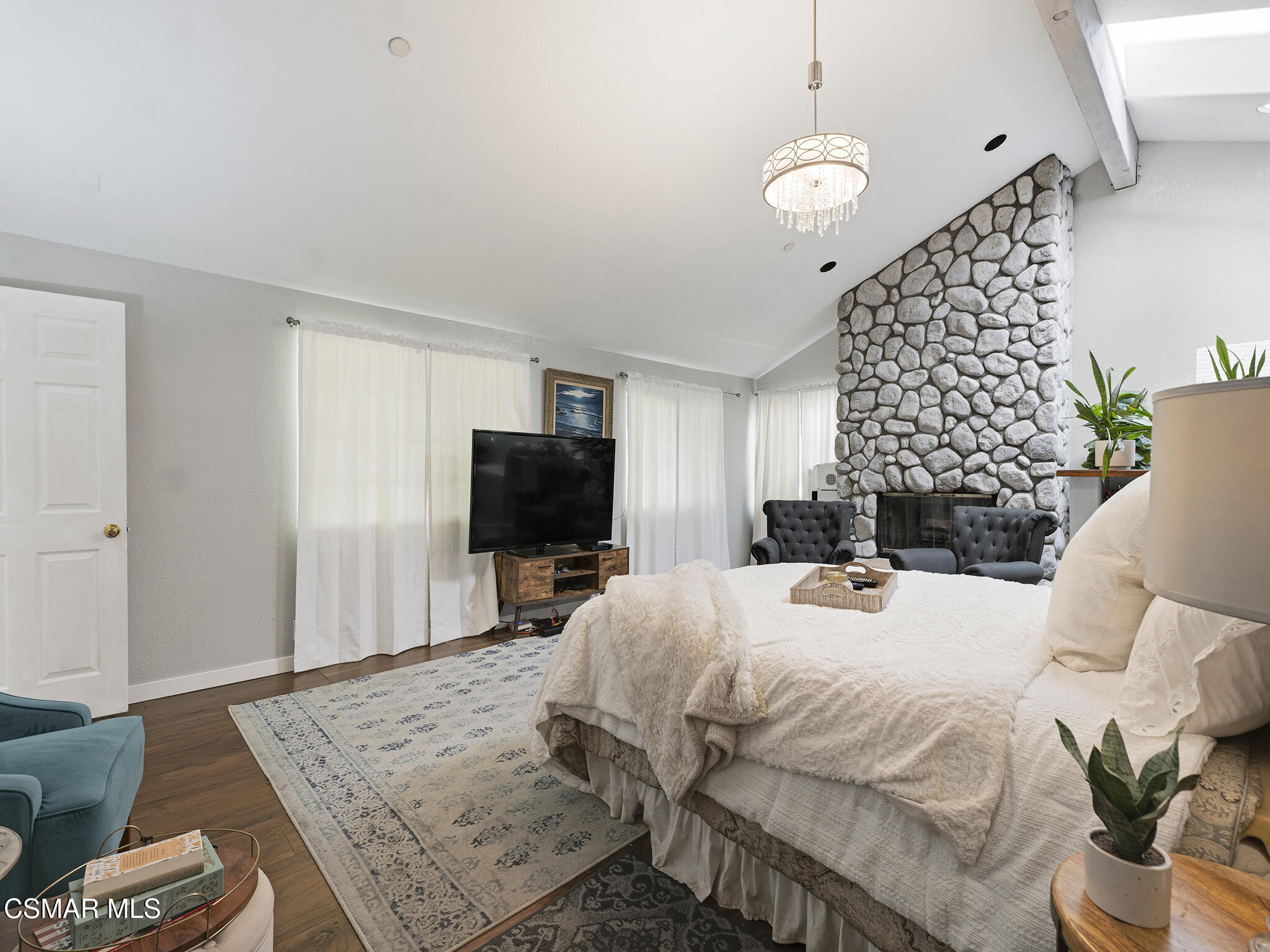 1548 Le Flore Drive