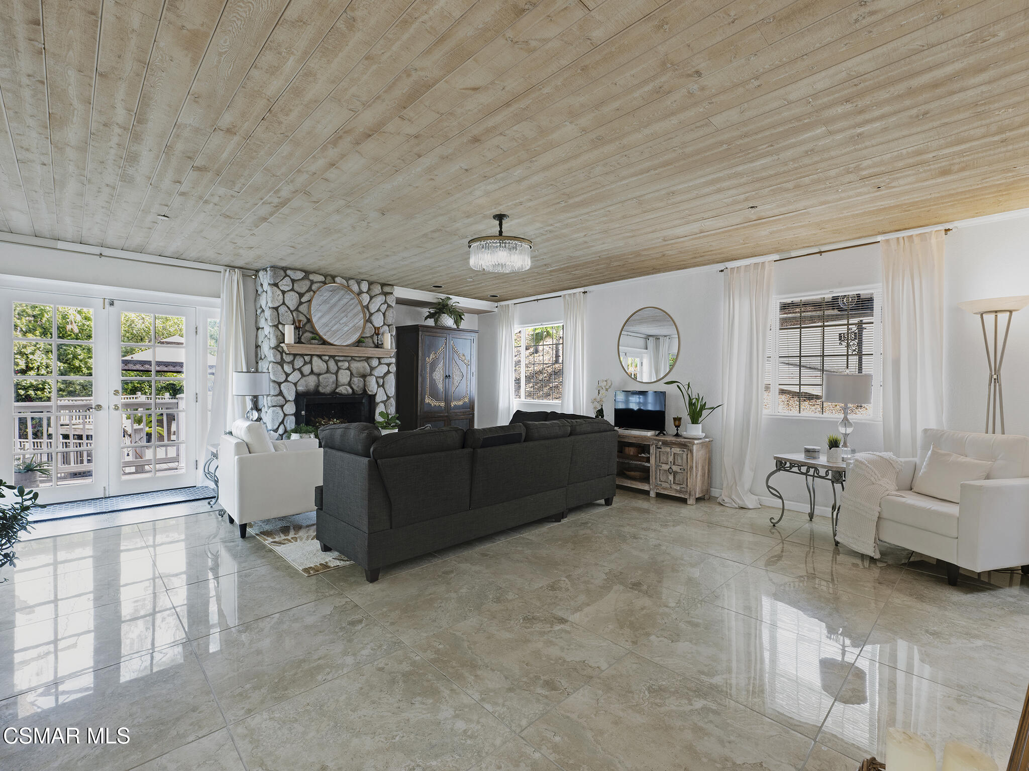 1548 Le Flore Drive