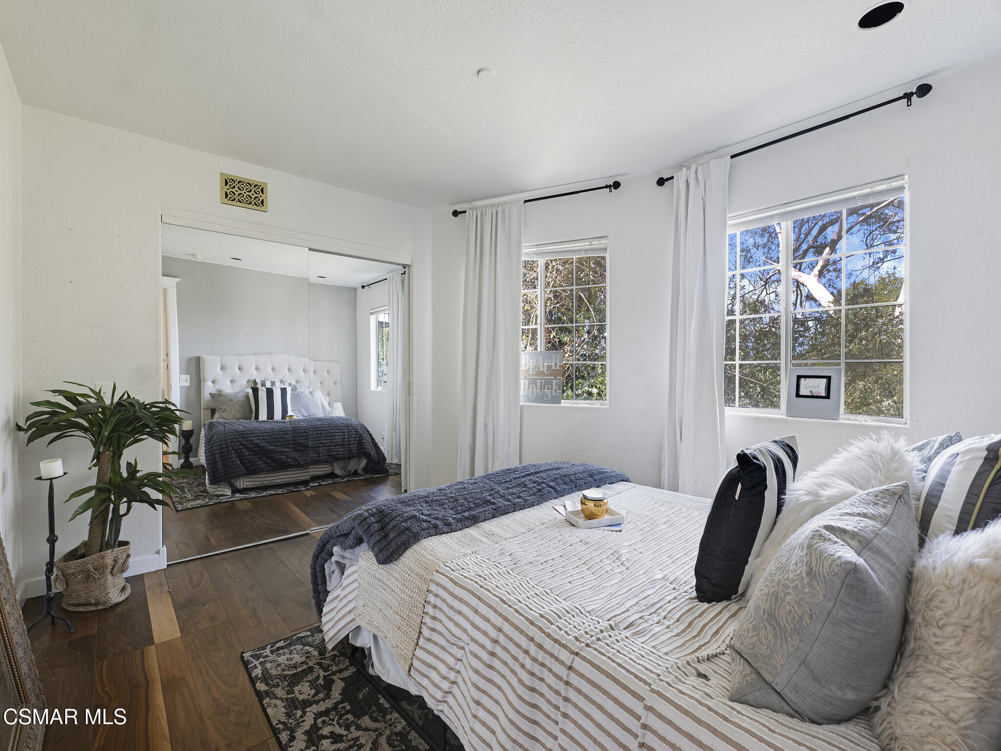 1548 Le Flore Drive