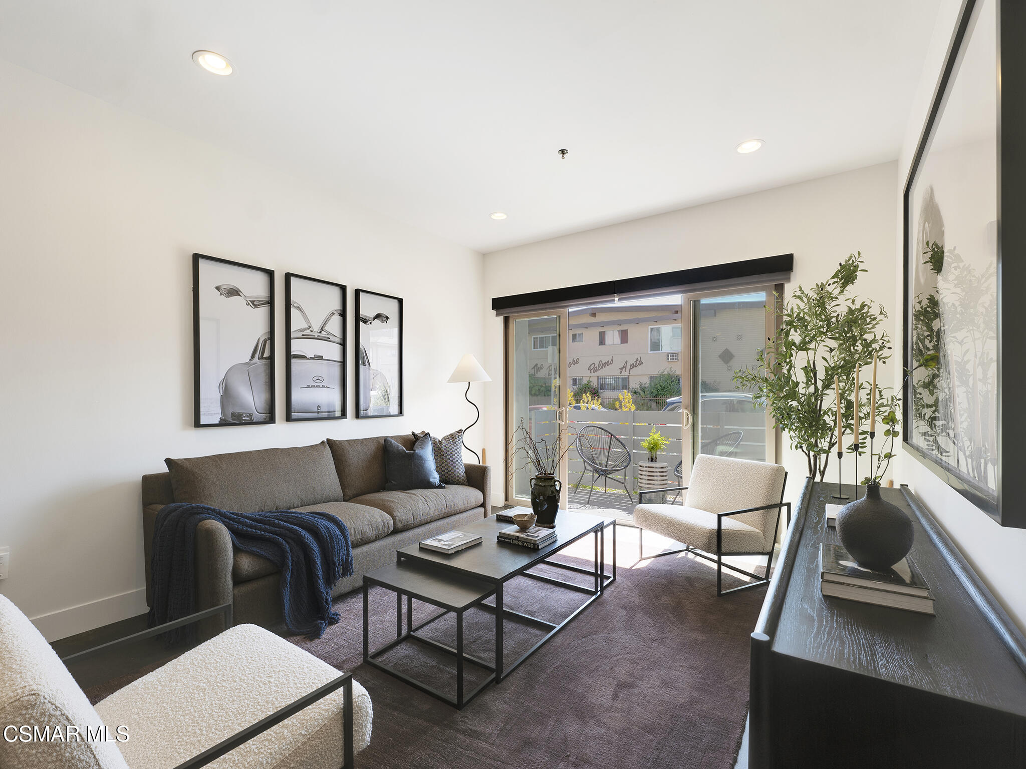 5016 Bakman Avenue, 104