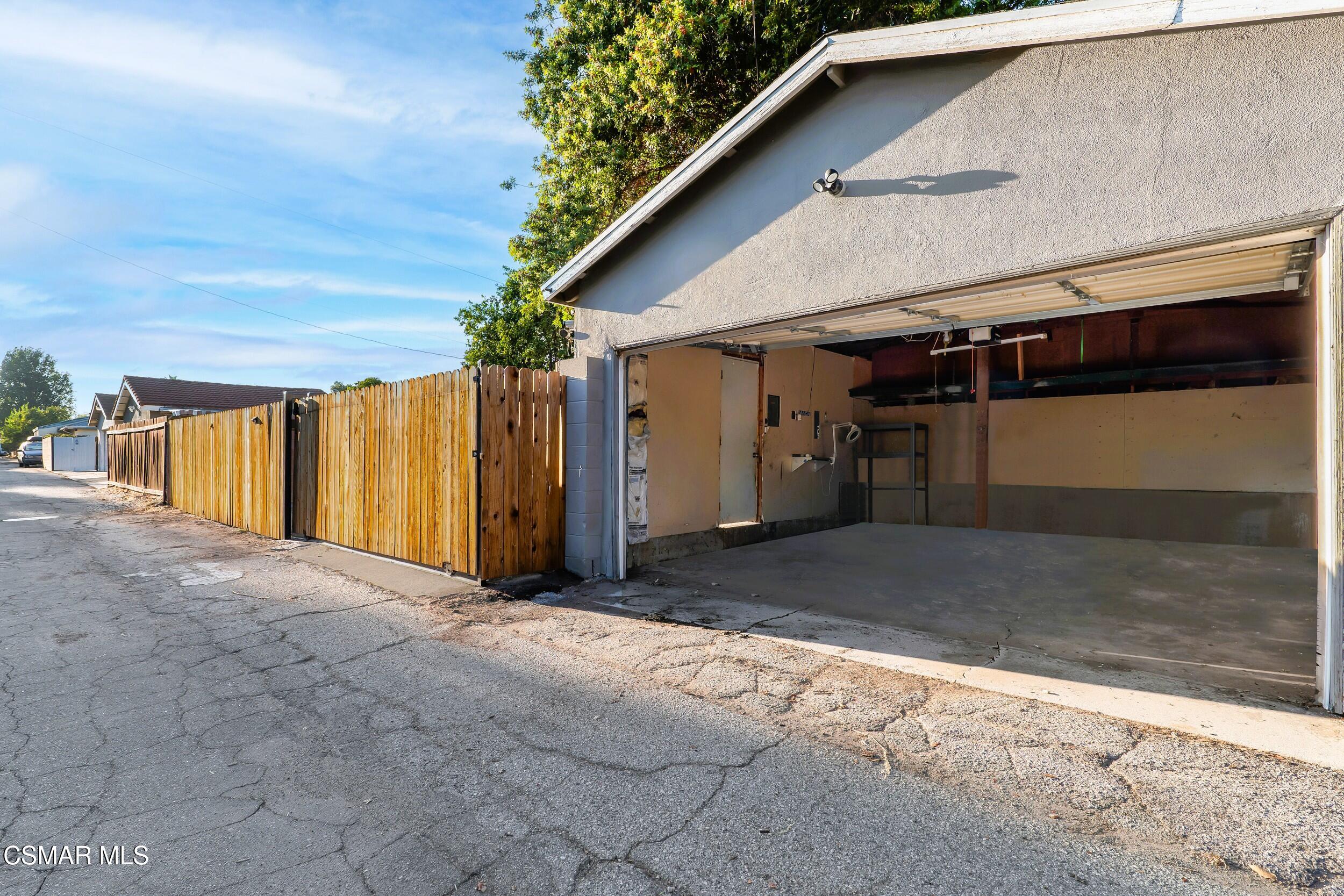 16856 Rinaldi Street