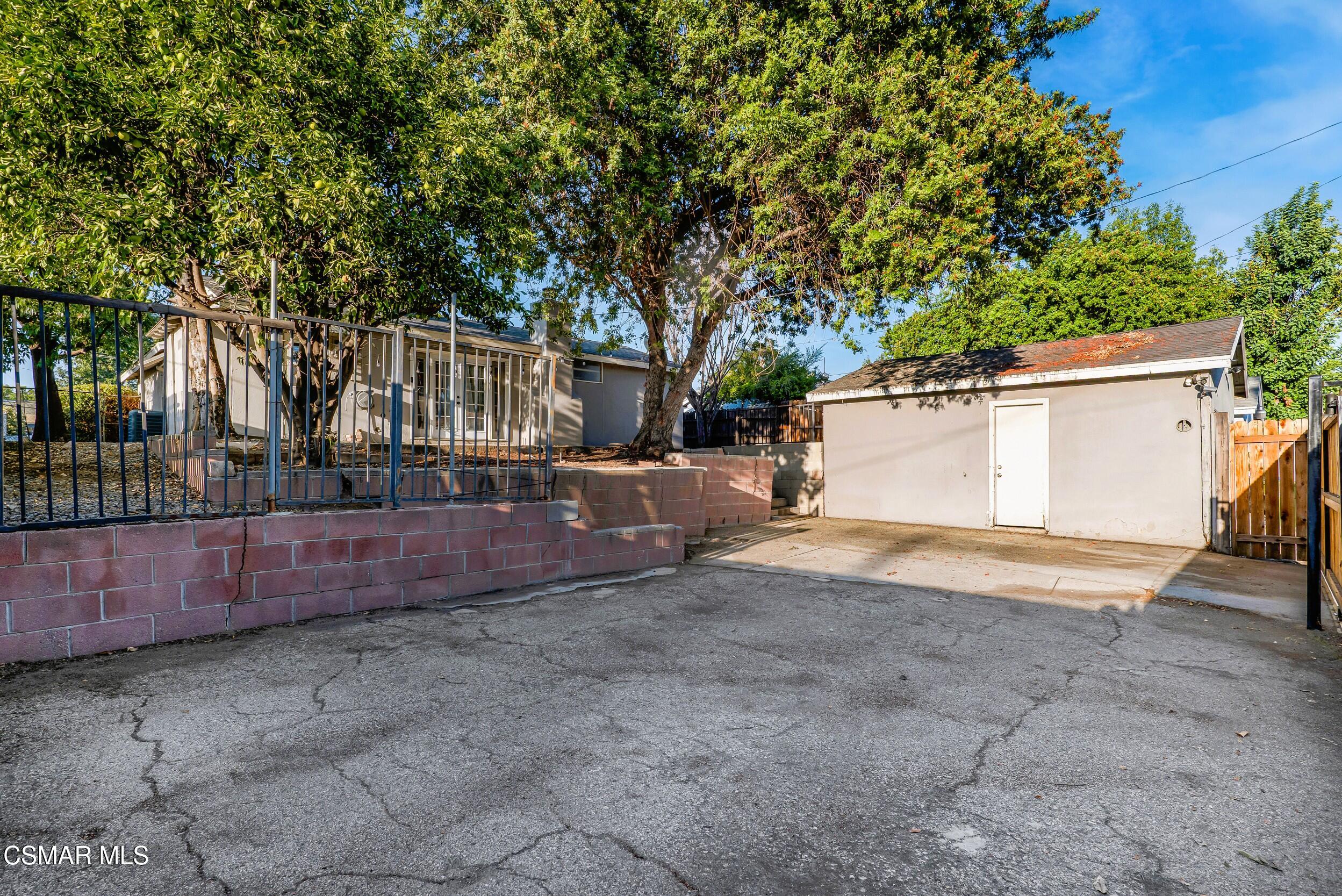 16856 Rinaldi Street