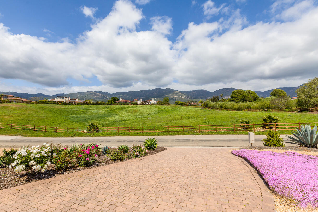 1361 La Riata Lane