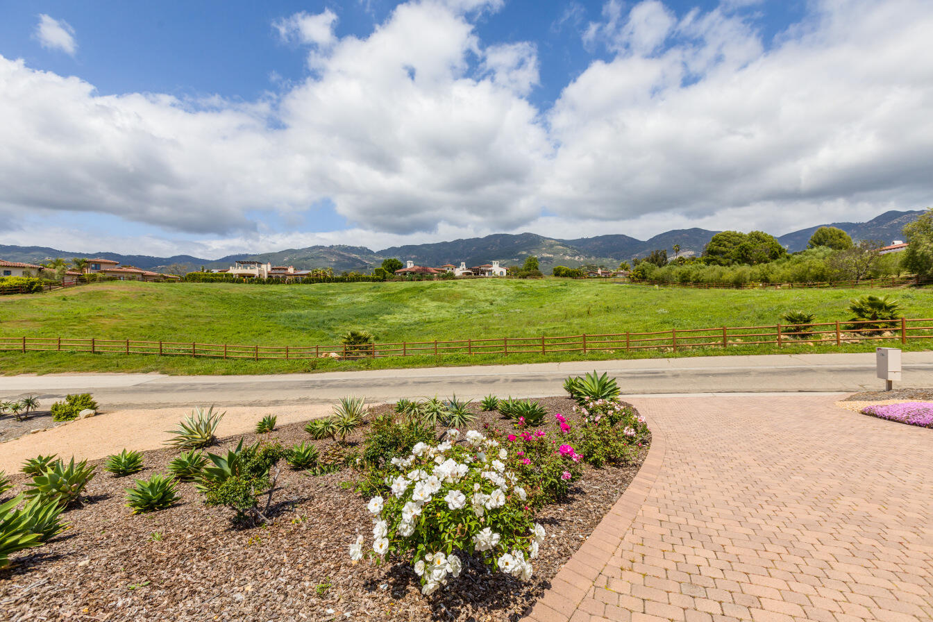 1361 La Riata Lane