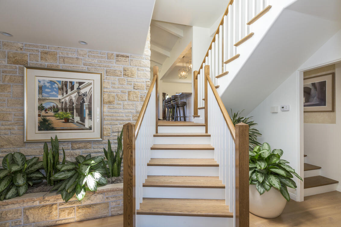 1361 La Riata Lane