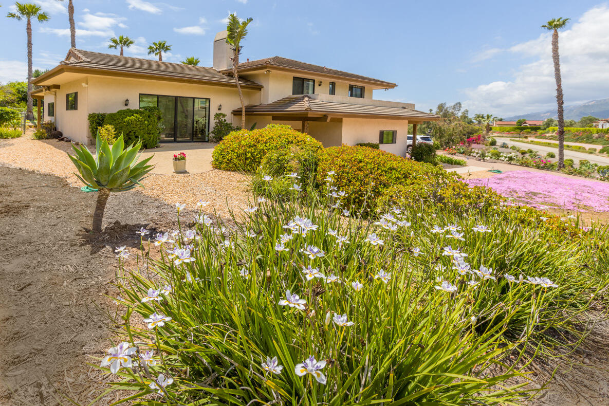1361 La Riata Lane