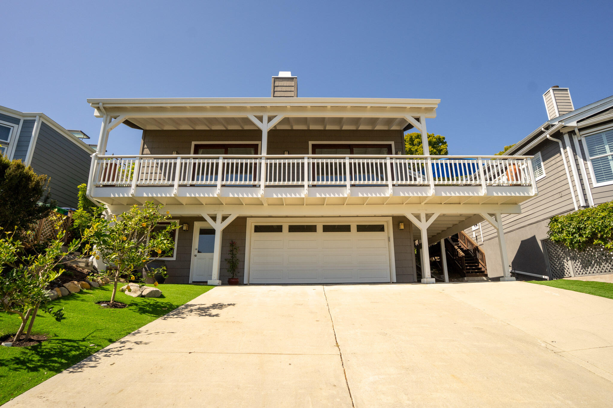 2521 Whitney Avenue