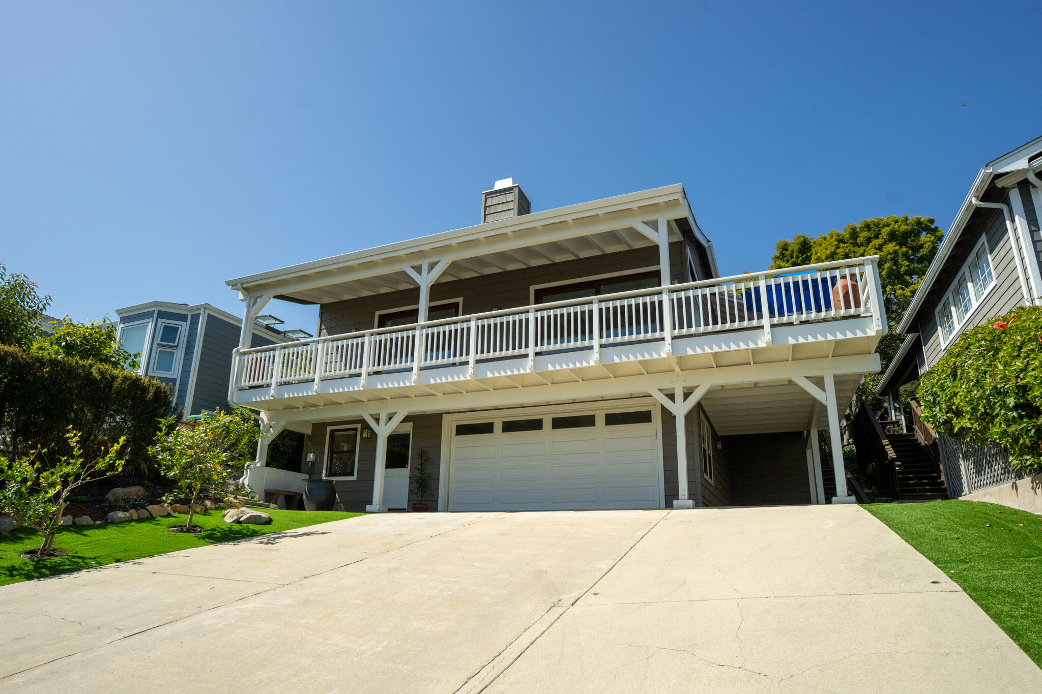 2521 Whitney Avenue
