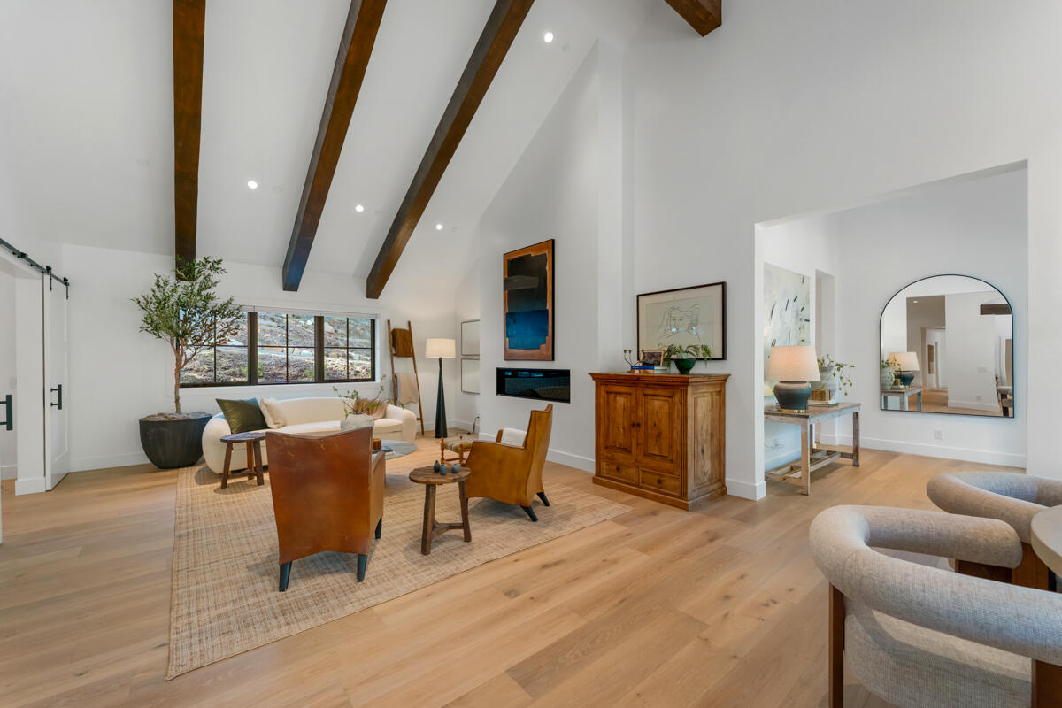 2243 Las Canoas Road
