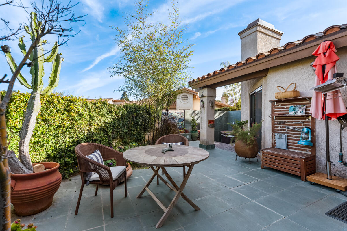 555 Camino De La Aldea