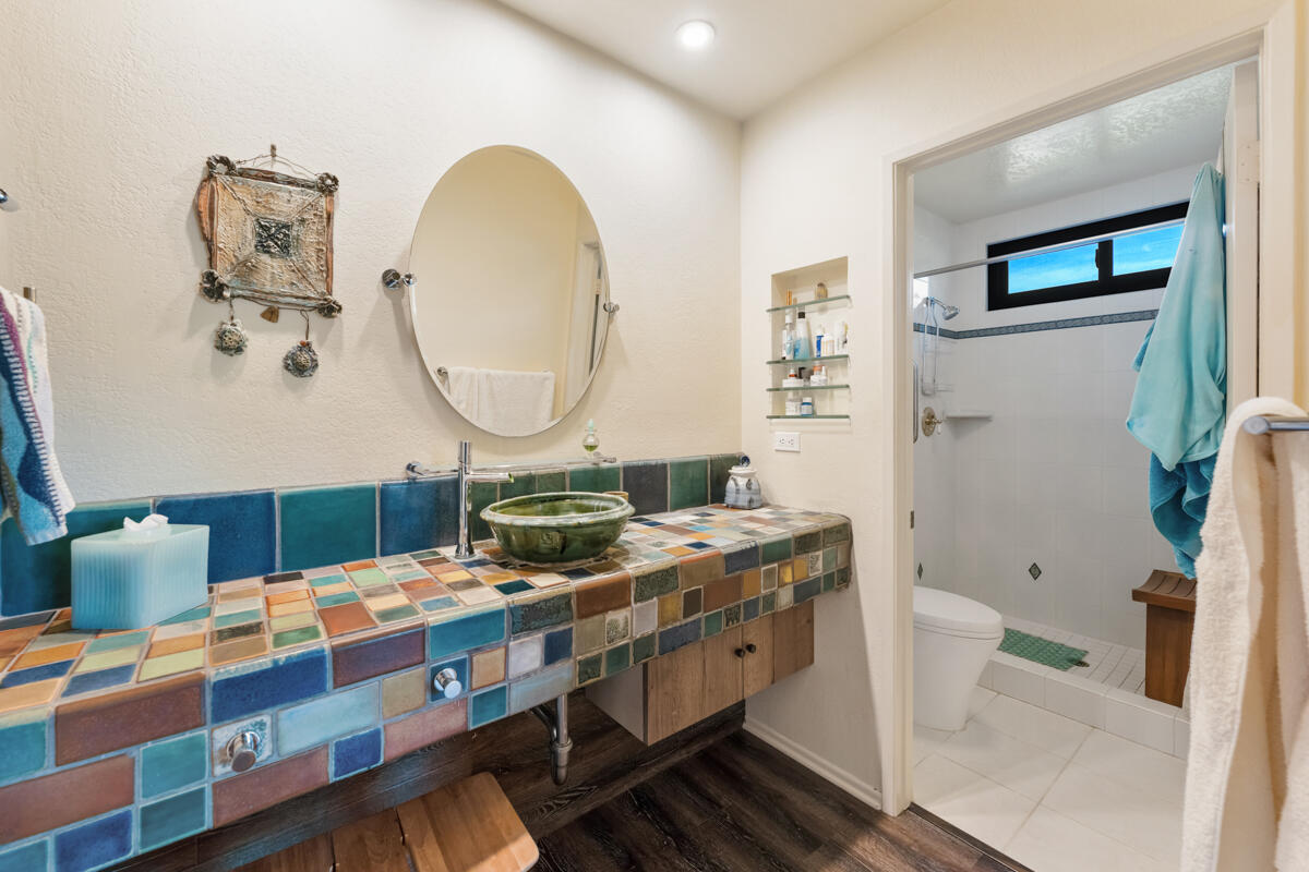 555 Camino De La Aldea