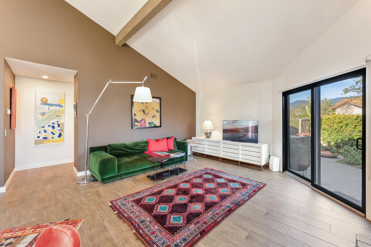 555 Camino De La Aldea