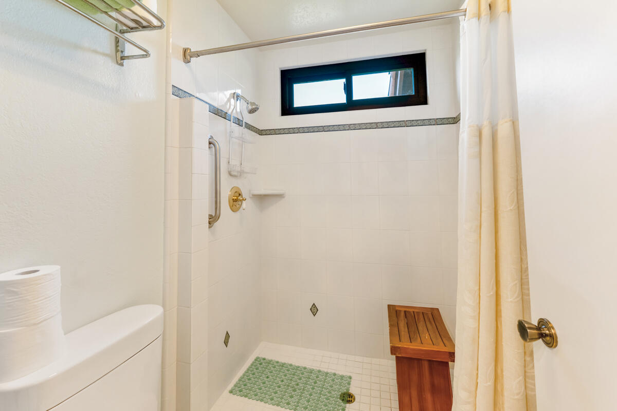 555 Camino De La Aldea