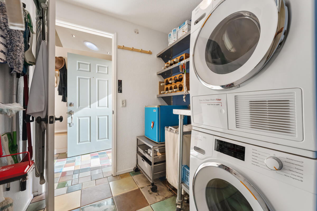 555 Camino De La Aldea