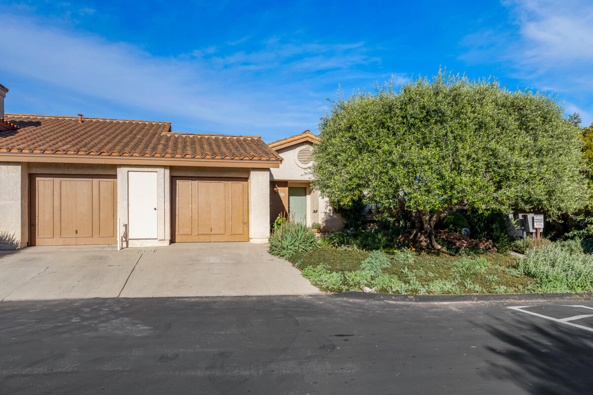 555 Camino De La Aldea