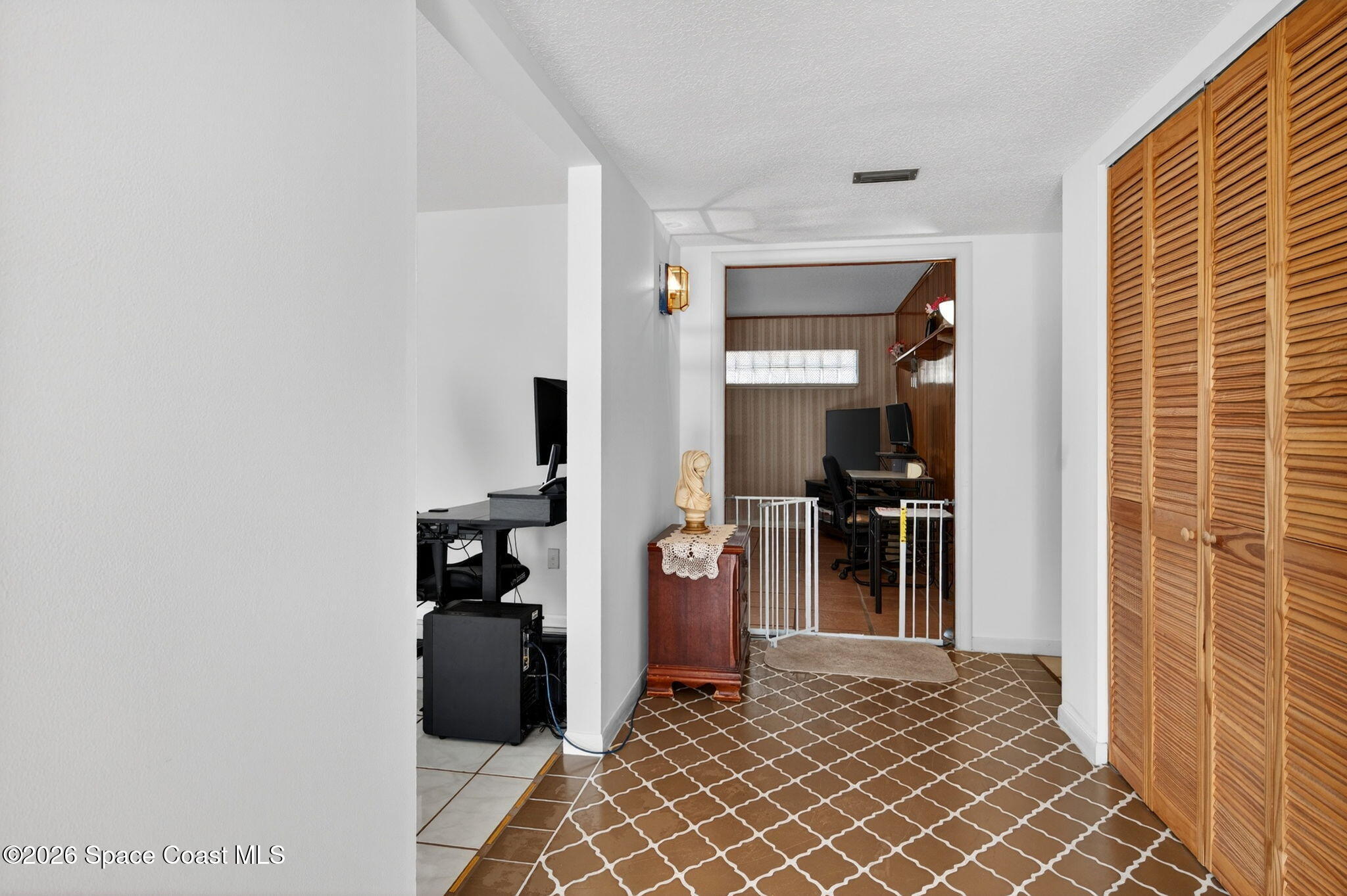 956 Waialae Circle NE