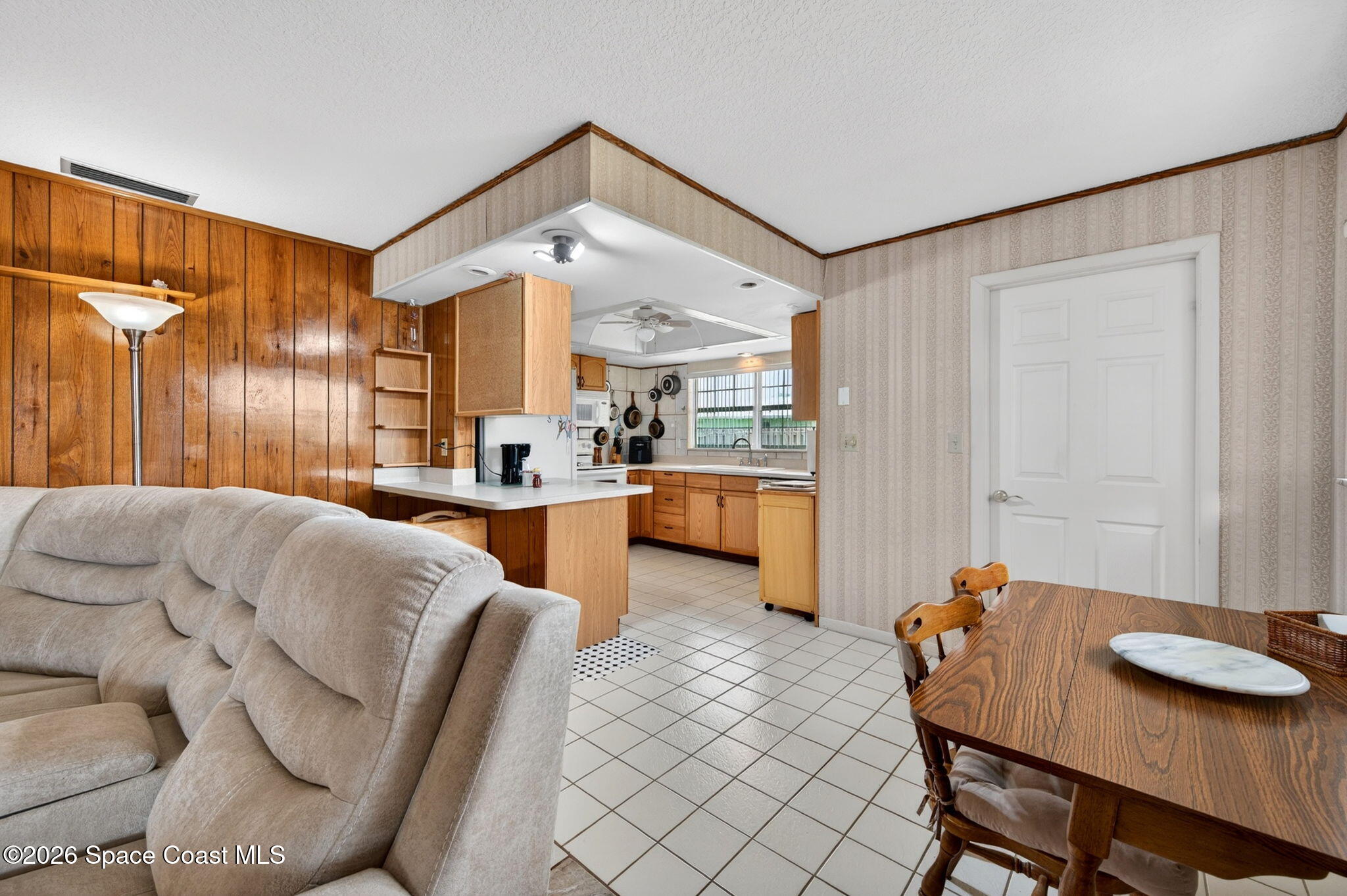 956 Waialae Circle NE