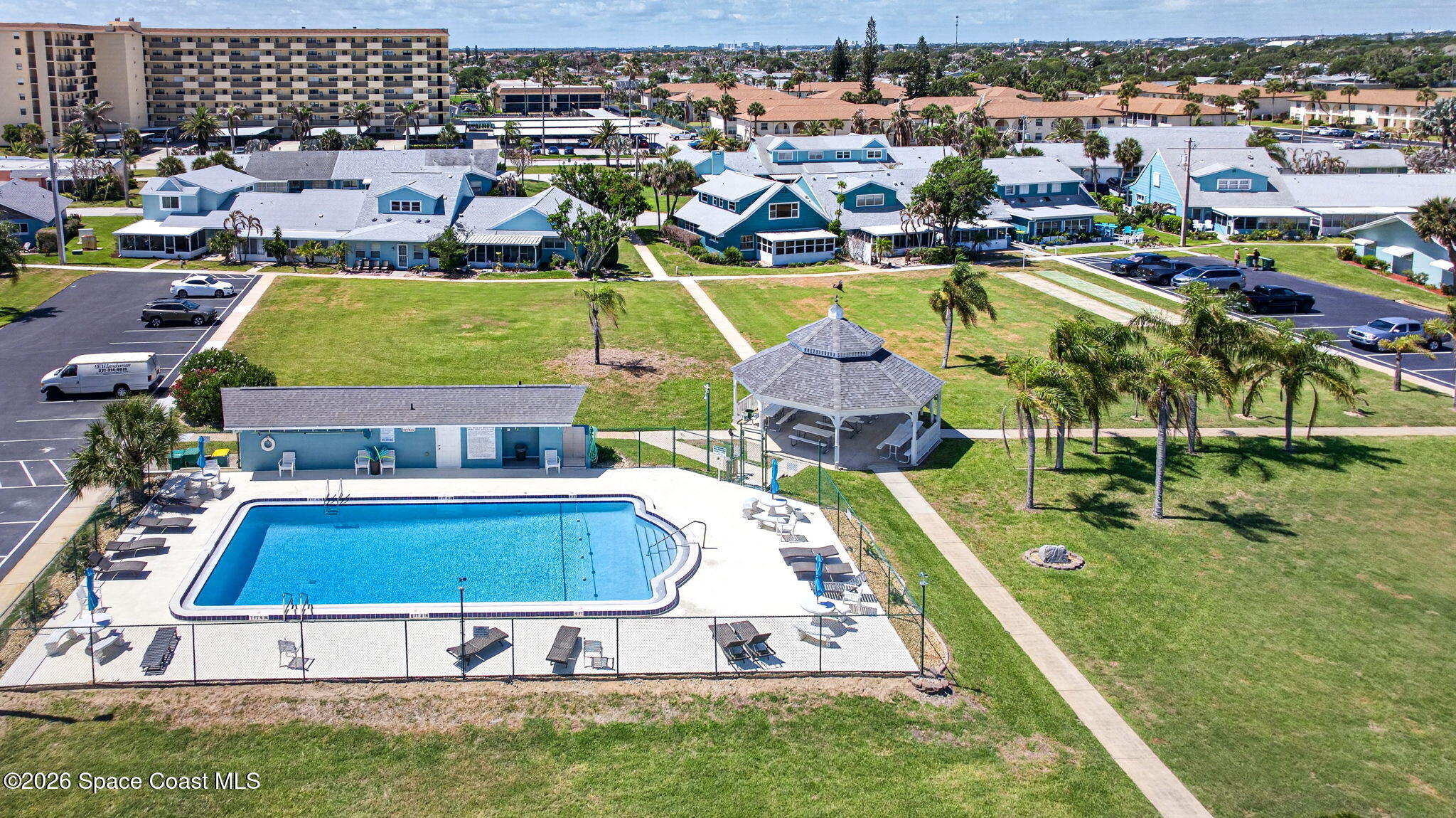 212 Emerald Drive W