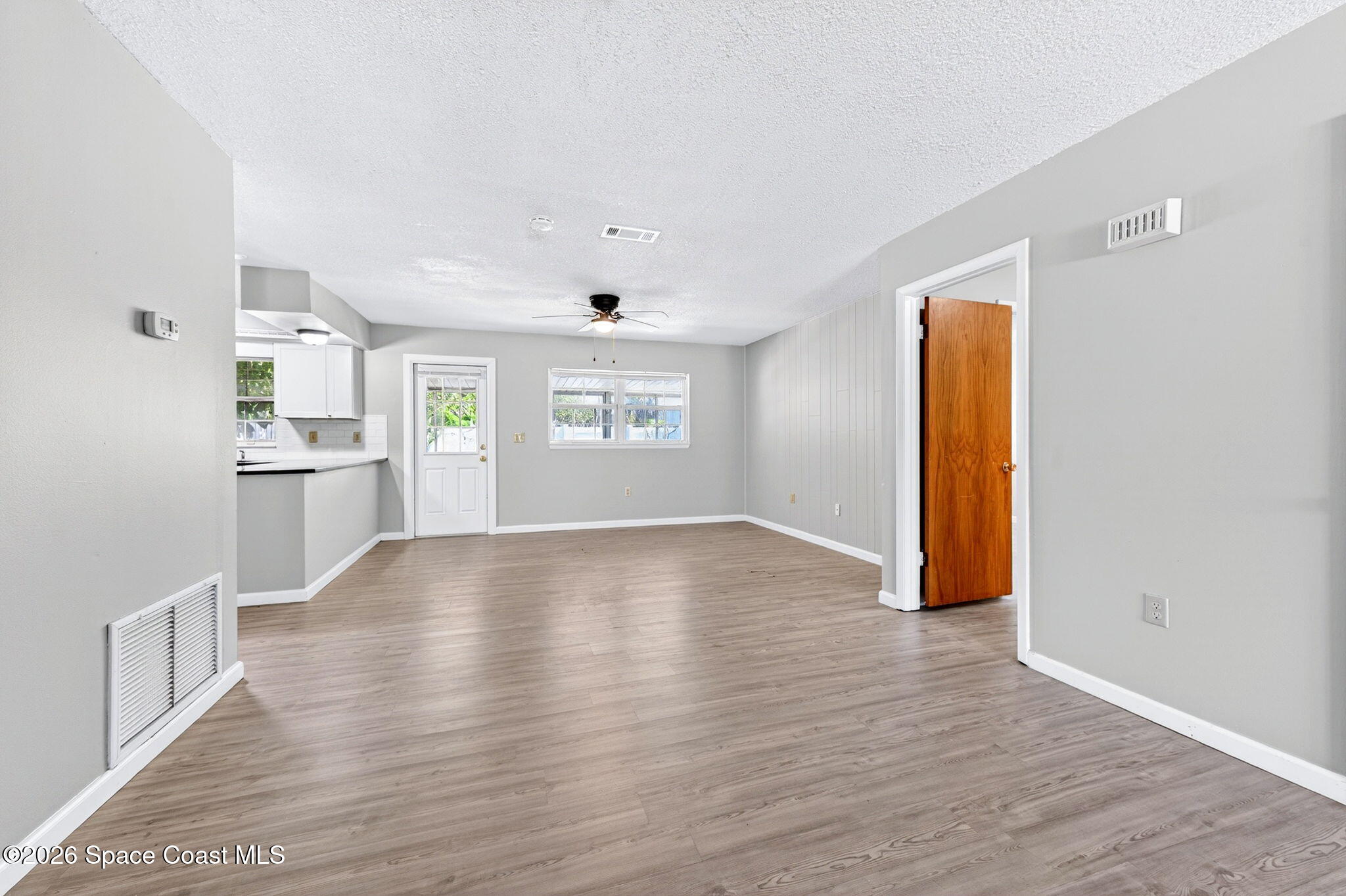 212 Emerald Drive W