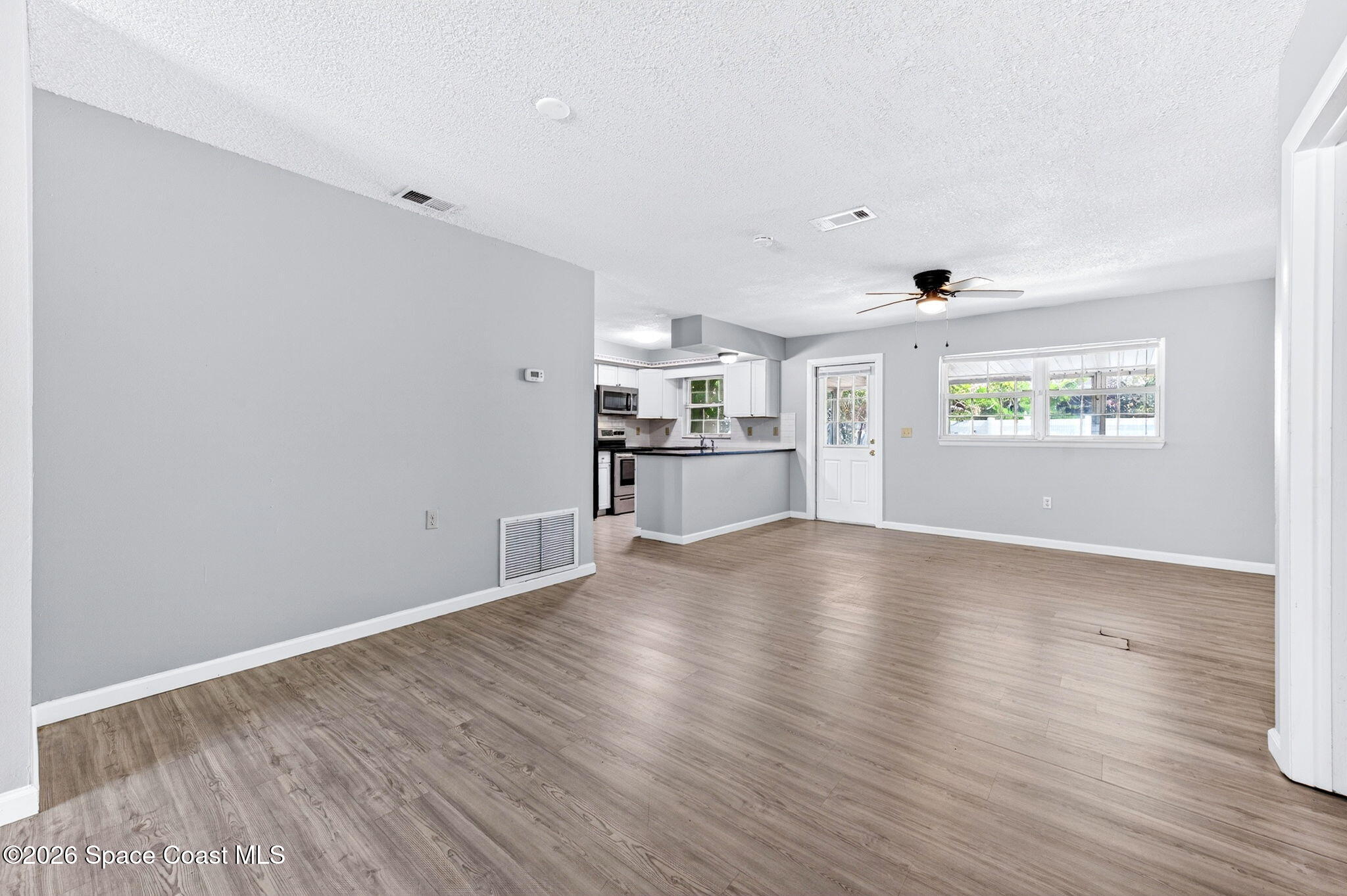 212 Emerald Drive W