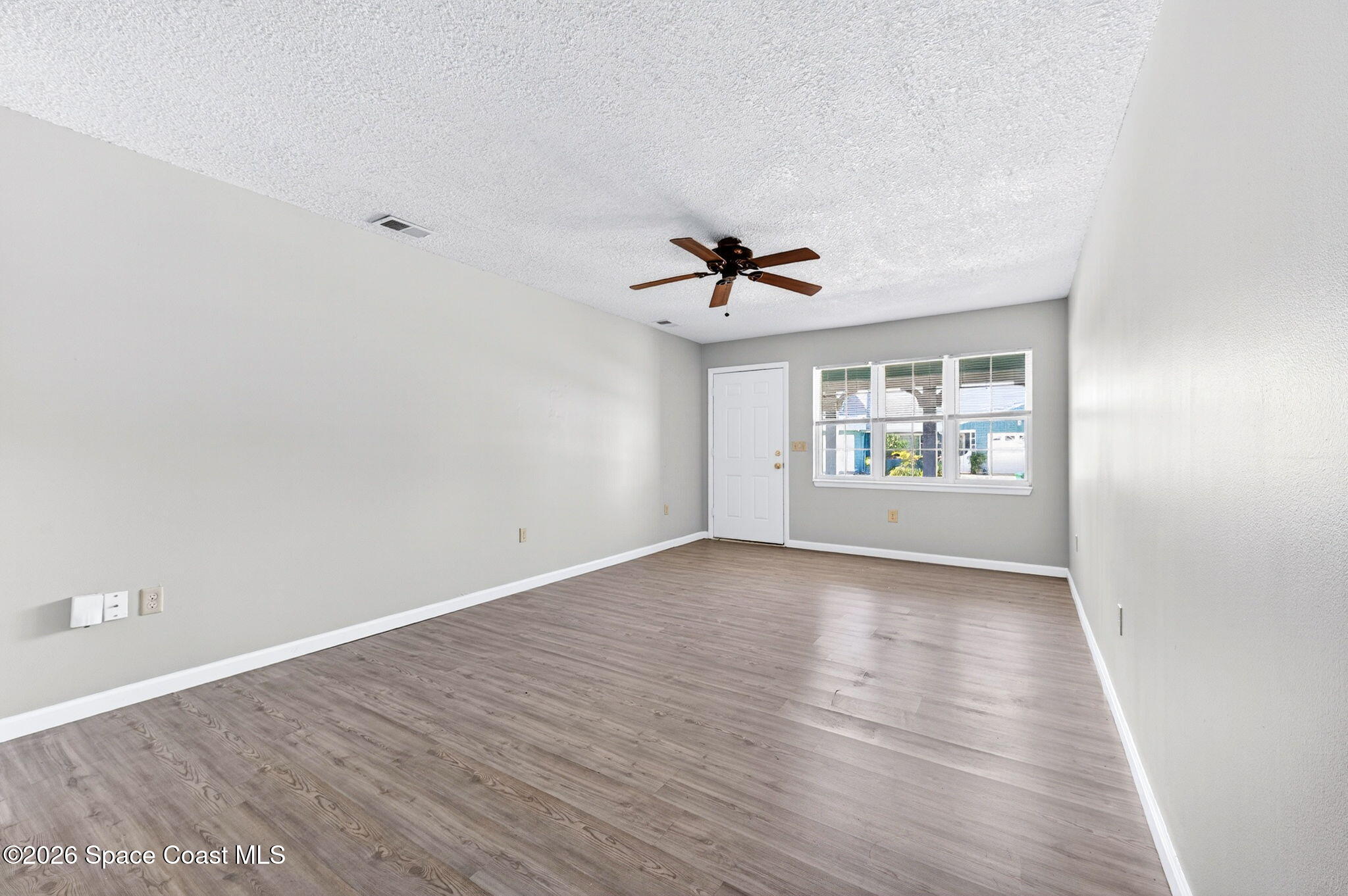 212 Emerald Drive W