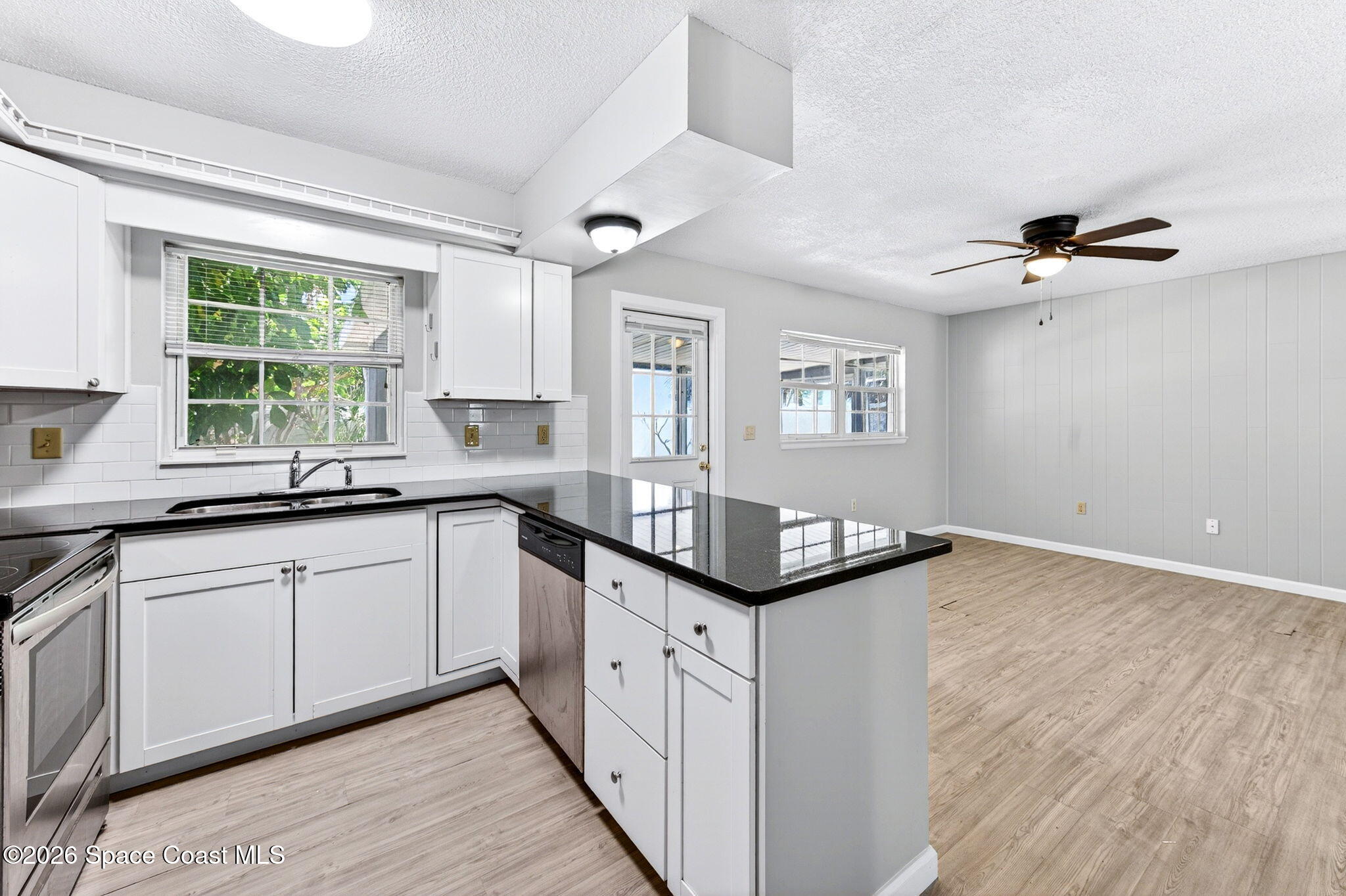 212 Emerald Drive W