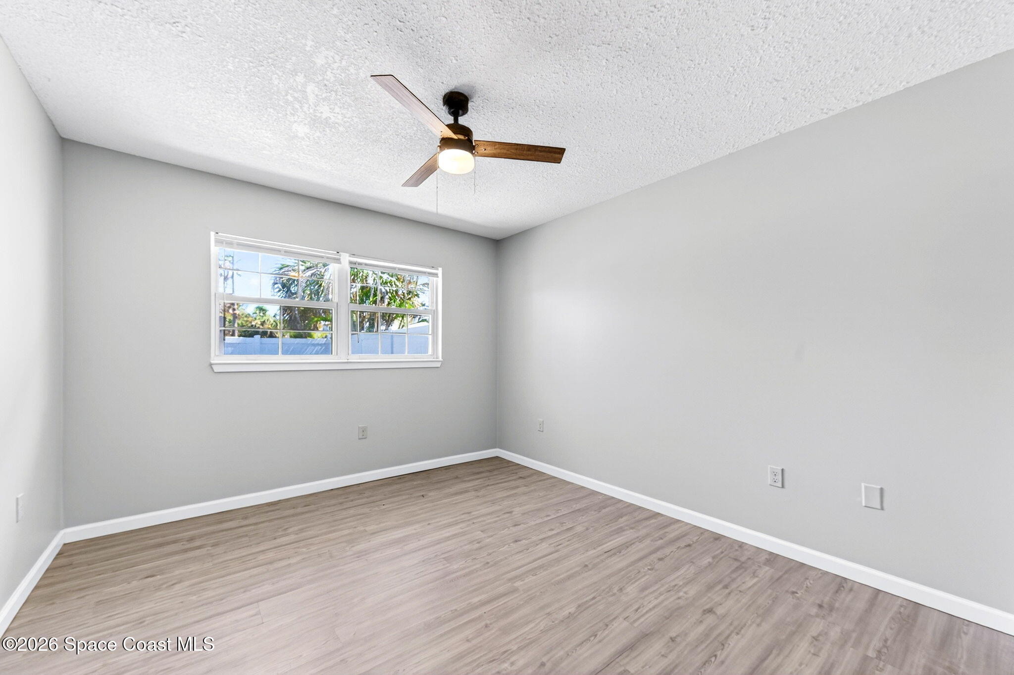 212 Emerald Drive W